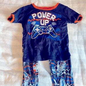 size 5 glow in the dark Video game pajama set